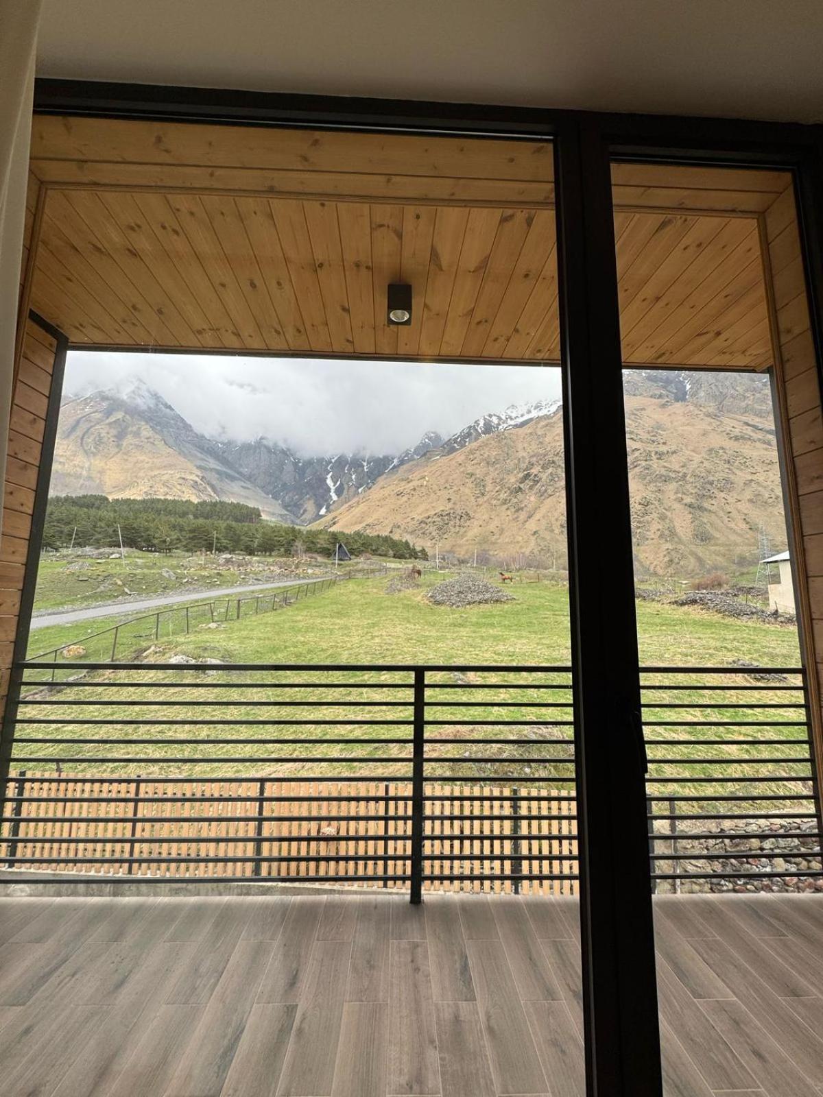 Kazbegi Hotel Grand View Extérieur photo
