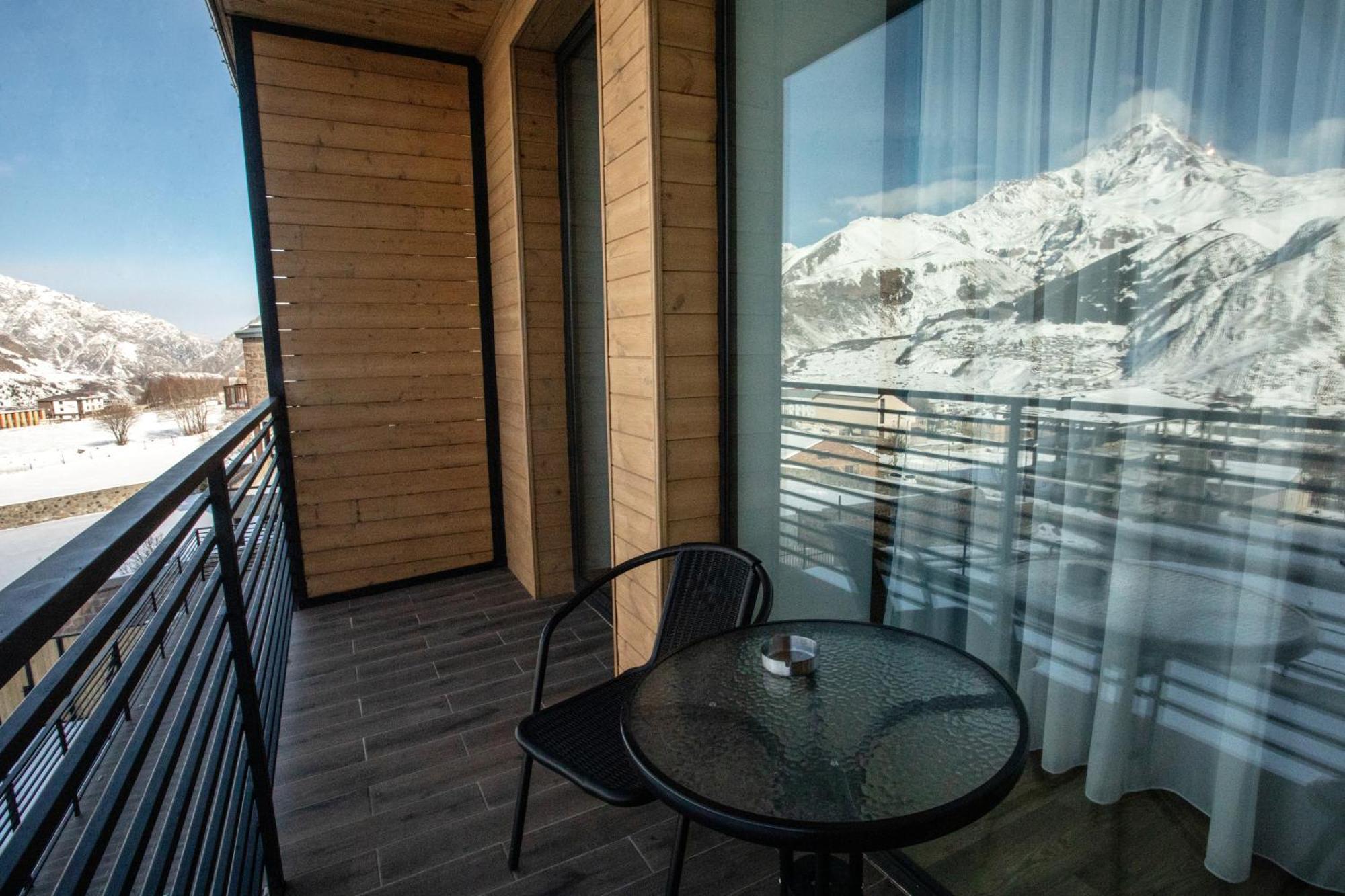 Kazbegi Hotel Grand View Extérieur photo