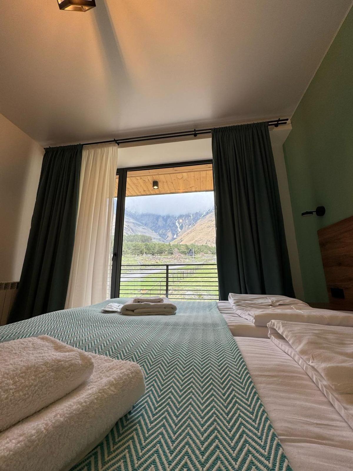 Kazbegi Hotel Grand View Extérieur photo